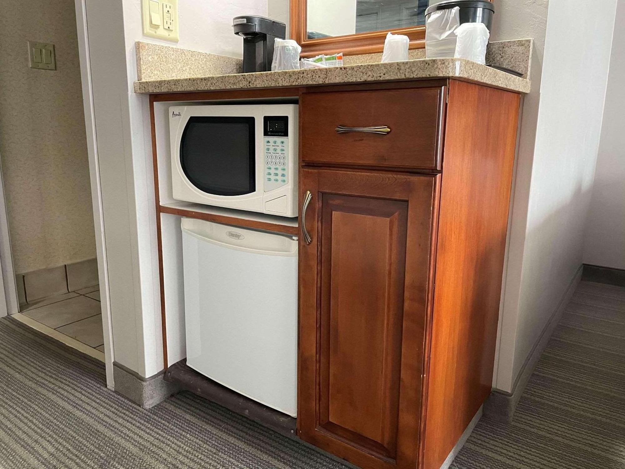 Country Inn & Suites By Radisson, Appleton North, Wi Little Chute Екстериор снимка